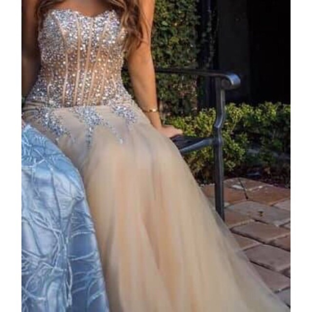 Prom Dress - Picture 3 of 8